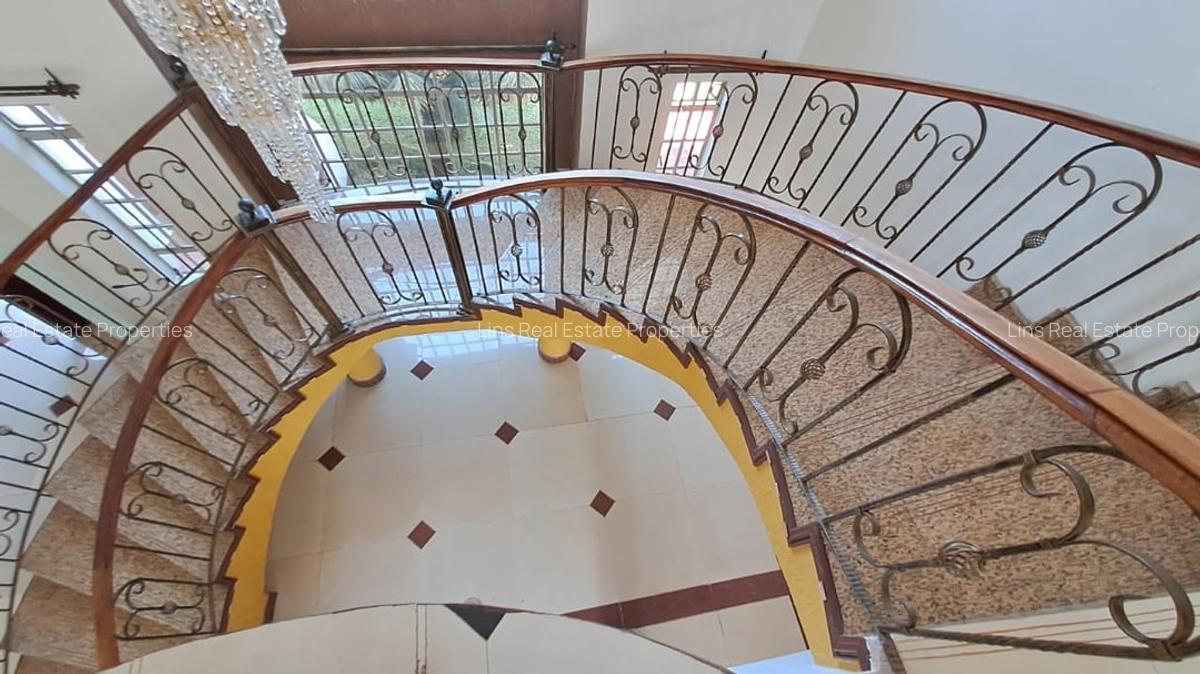 5 Bed House with En Suite in Nyari - 14