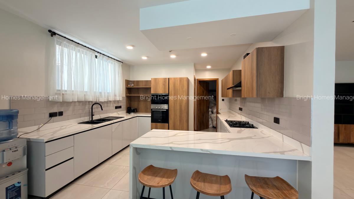 4 Bed Apartment with En Suite in Spring Valley - 8