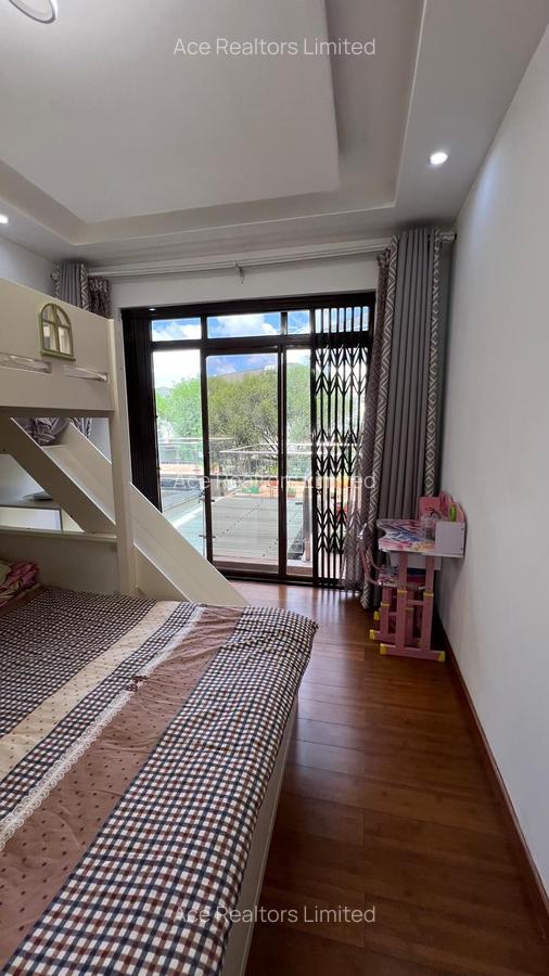 5 Bed Villa with En Suite at Near Braeburn School - 14