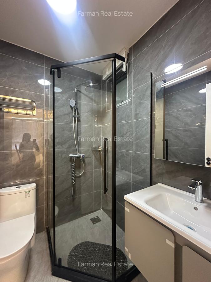 2 Bed Apartment with Swimming Pool in Kilimani - 11