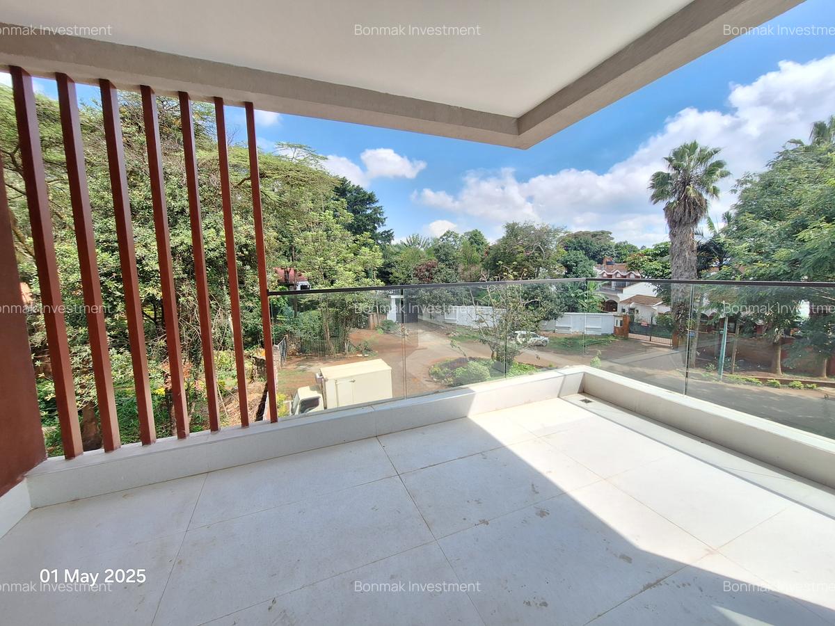 5 Bed Townhouse with En Suite at Lavington Green - 6