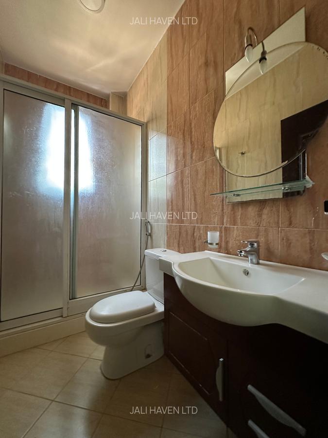 5 Bed Villa with En Suite in Lavington - 16