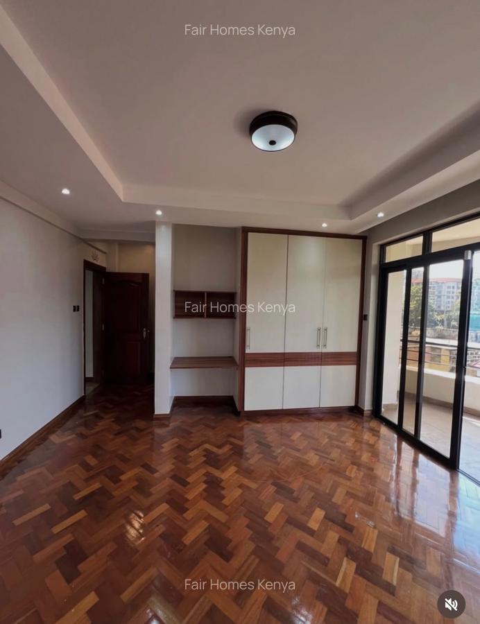 4 Bed Apartment with En Suite at Riverside Drive - 5