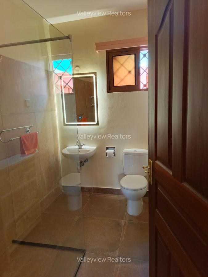 3 Bed House with En Suite at Lavington - 11