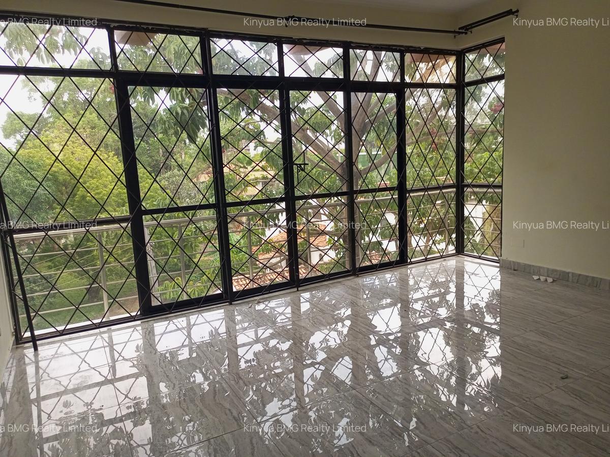 3 Bed Apartment with En Suite in Nyali Area - 1