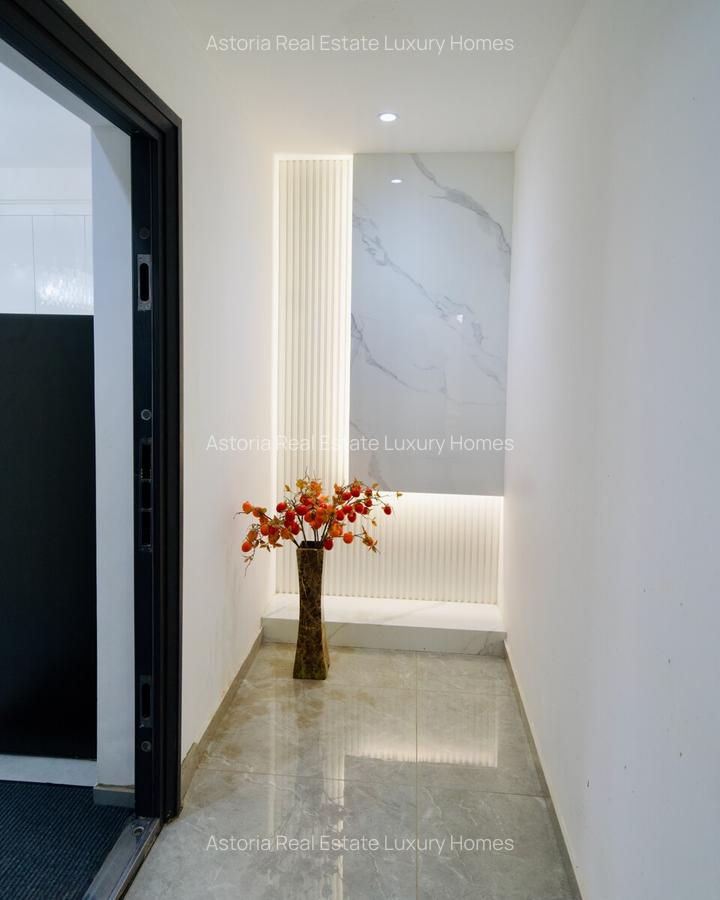 3 Bed Apartment with En Suite at 2026-424 - 1