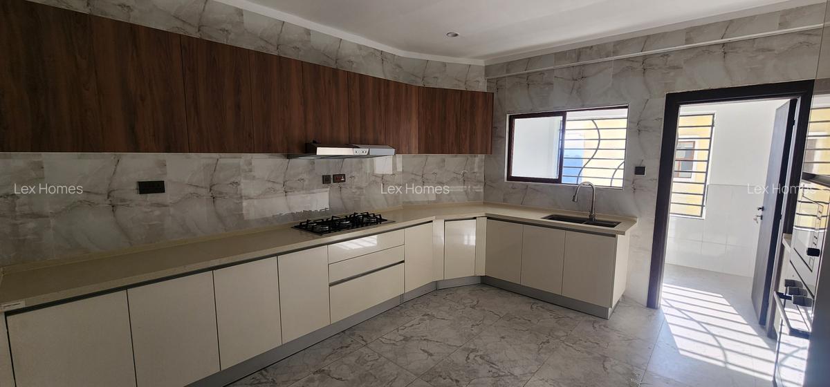 3 Bed Apartment with En Suite at Mandela Road - 2
