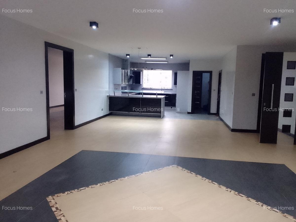 3 Bed Apartment with En Suite in Riverside - 20