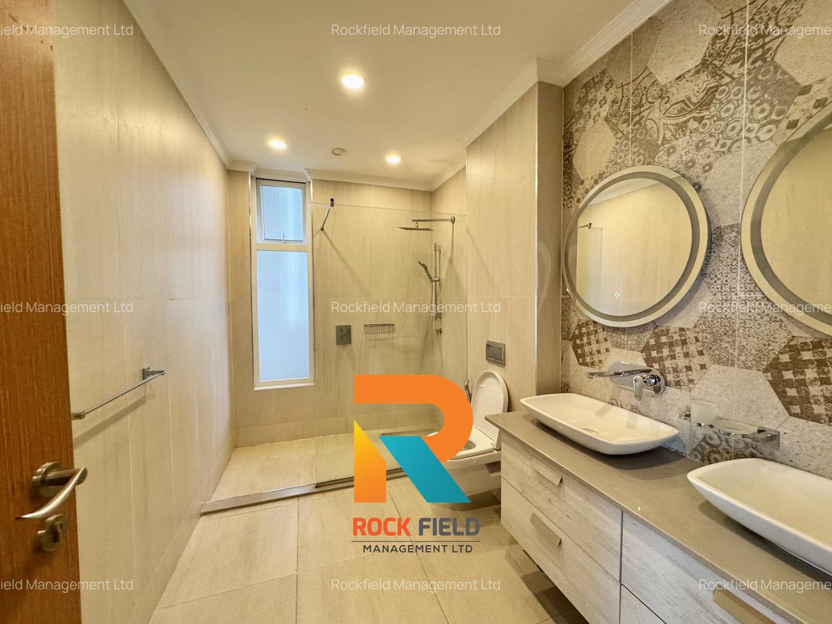 4 Bed Apartment with En Suite in Parklands - 10