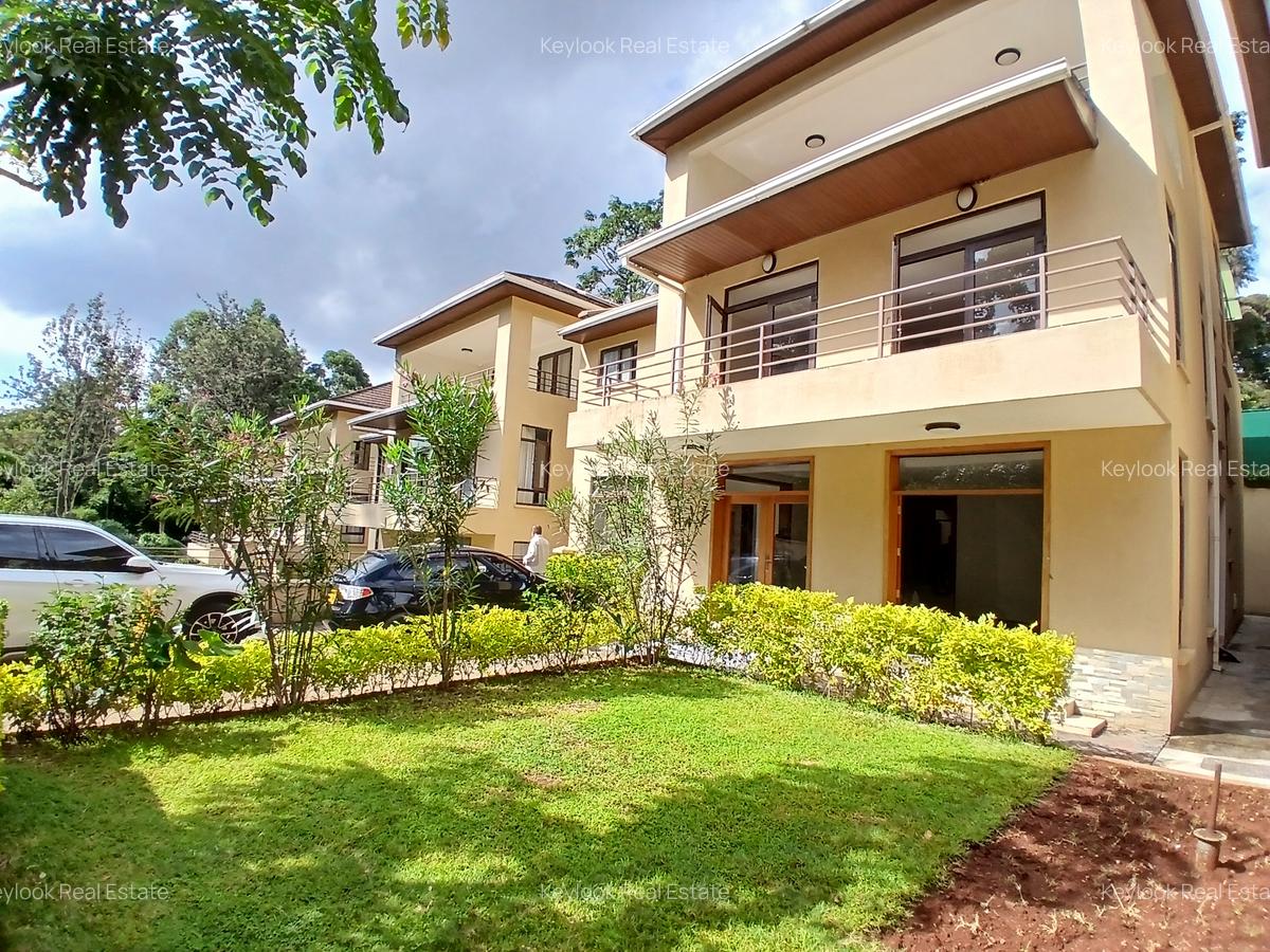 5 Bed Townhouse with En Suite at Lavington Green - 7