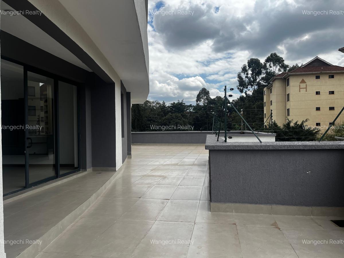 4 Bed Apartment with En Suite at Riverside Drive - 9