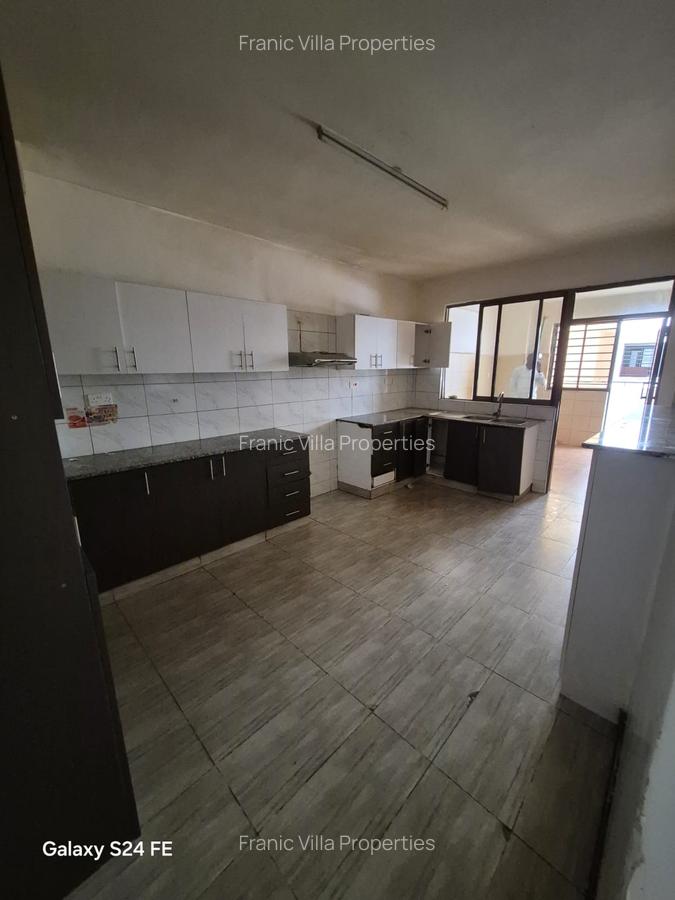 4 Bed Apartment with En Suite at Parklands - 9