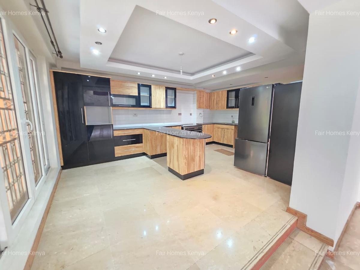 5 Bed Townhouse with En Suite at Convent Drive - 3