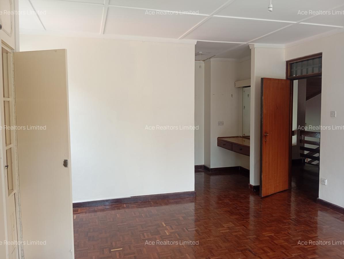 4 Bed Townhouse with En Suite at Laikipia Road - 15