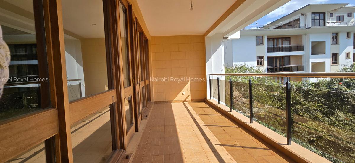 3 Bed Apartment with En Suite at Riverside - 13