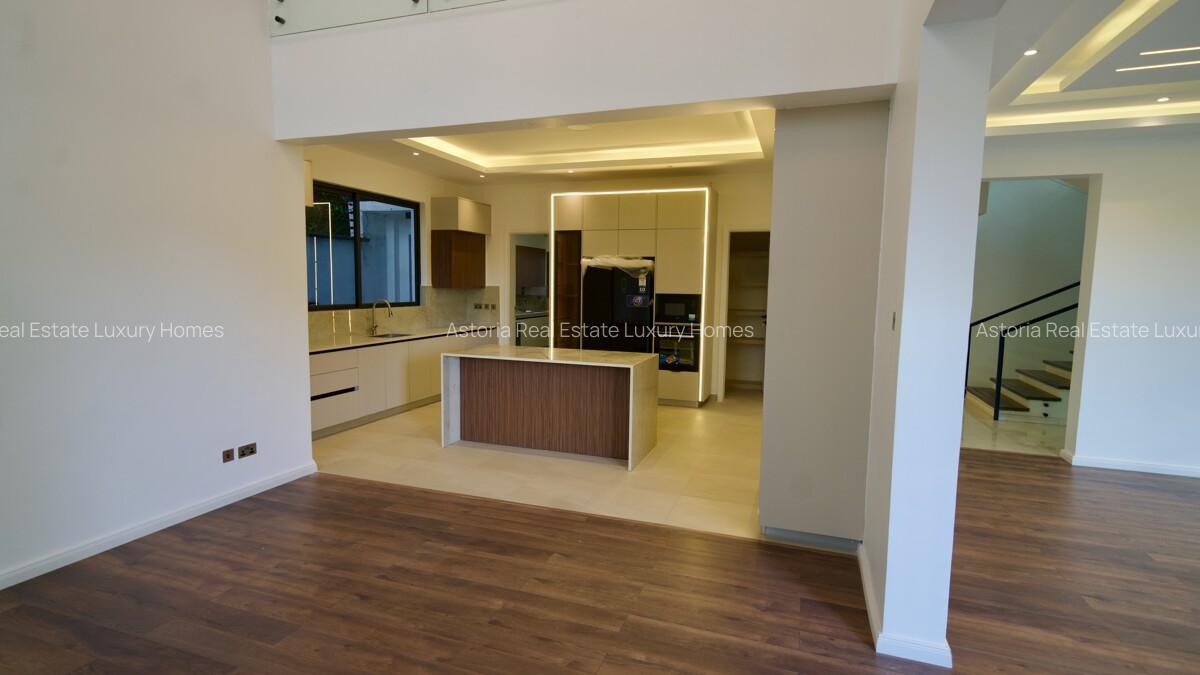 5 Bed Villa with En Suite at 2026-377 - 2