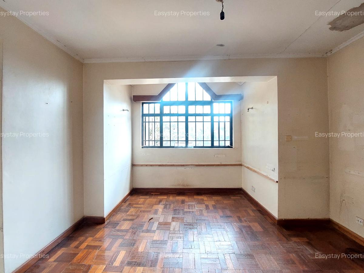 4 Bed Townhouse with En Suite in Lavington - 6