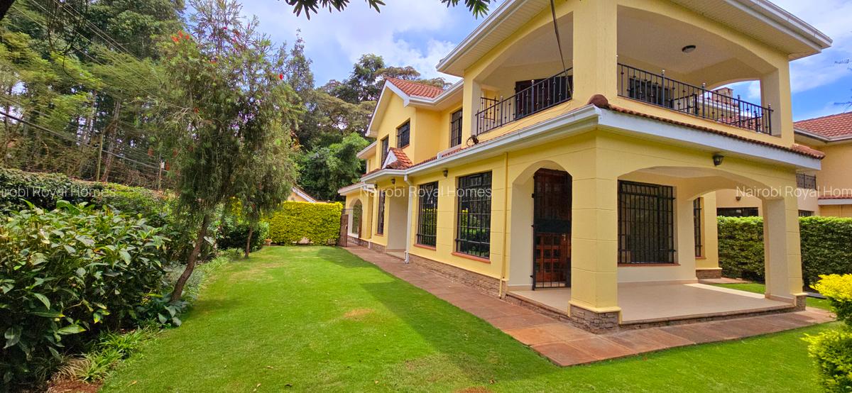 4 Bed Townhouse with En Suite at Lavington Off Convent Drive - 5