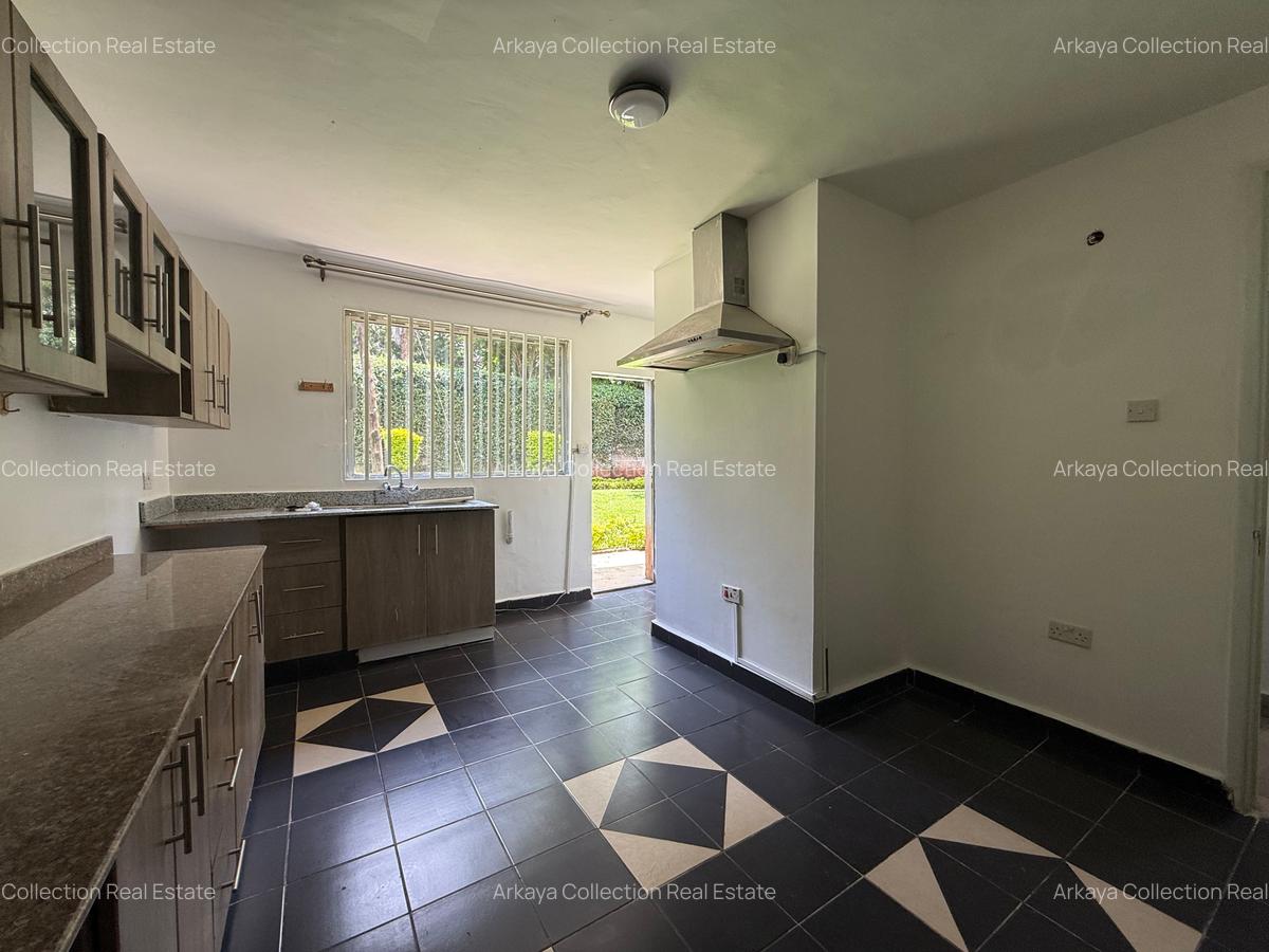 5 Bed House with En Suite in Nyari - 3
