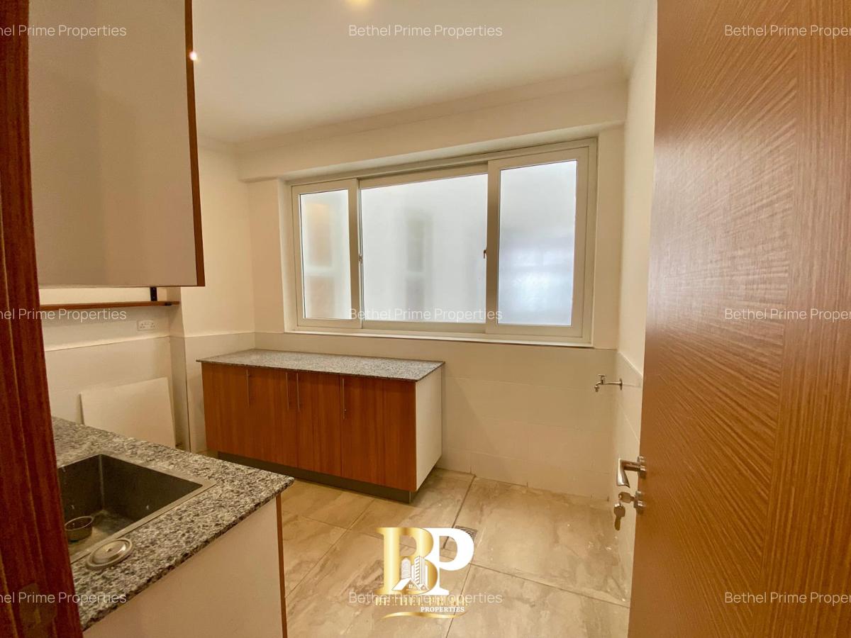 4 Bed Apartment with En Suite in Parklands - 16