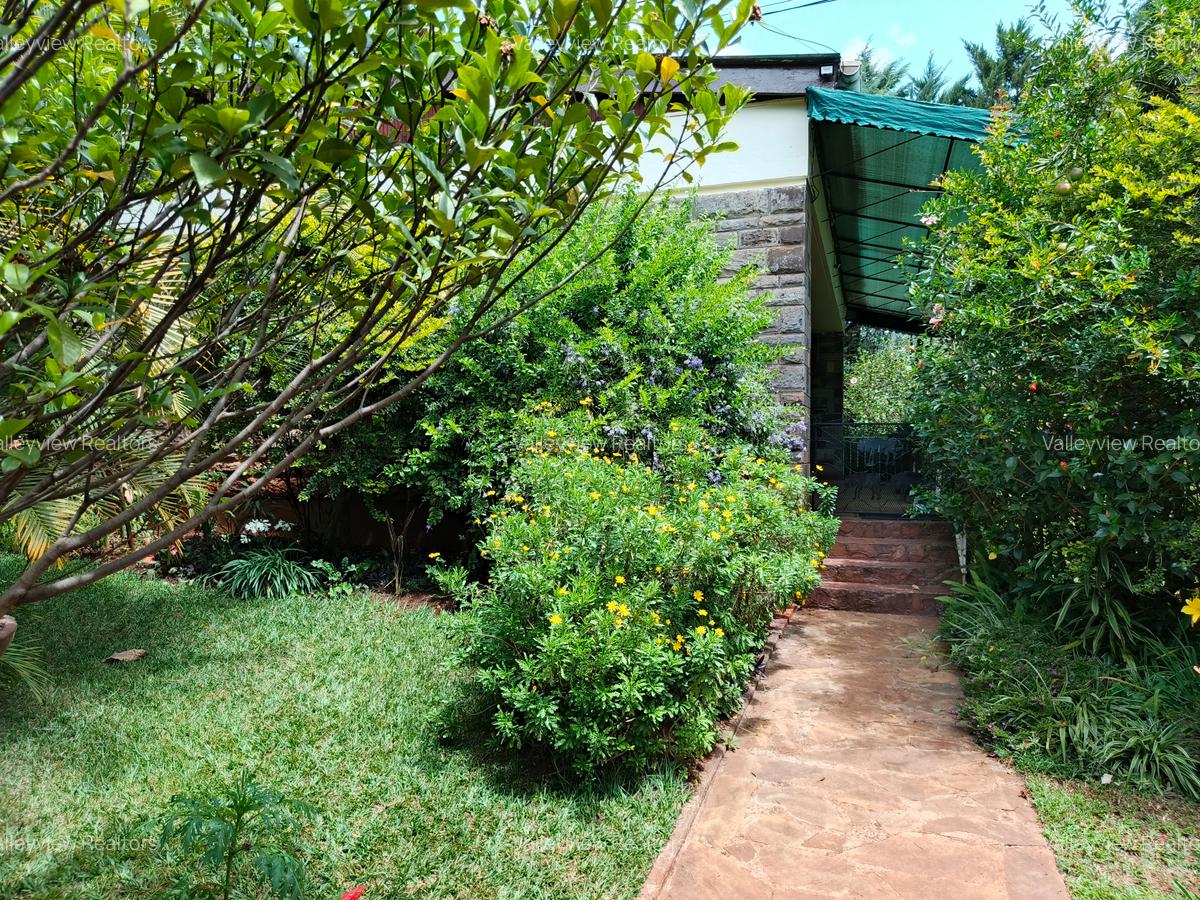 3 Bed House with En Suite at Lavington - 20