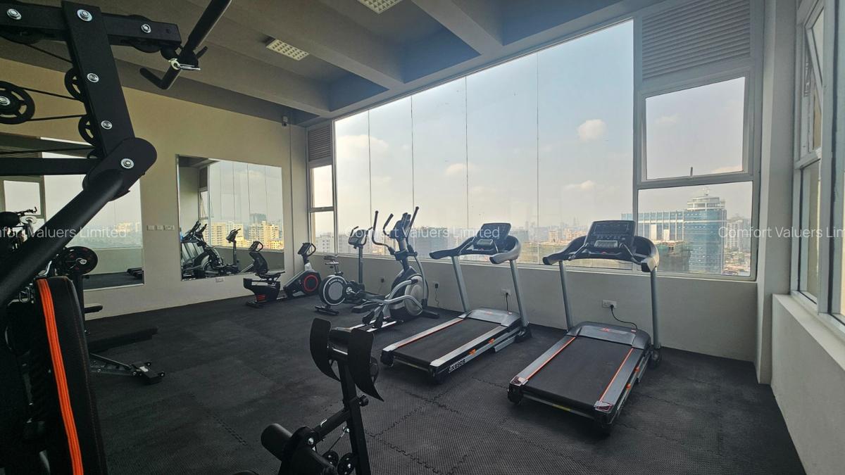 Serviced 2 Bed Apartment with En Suite at Parklands - 12