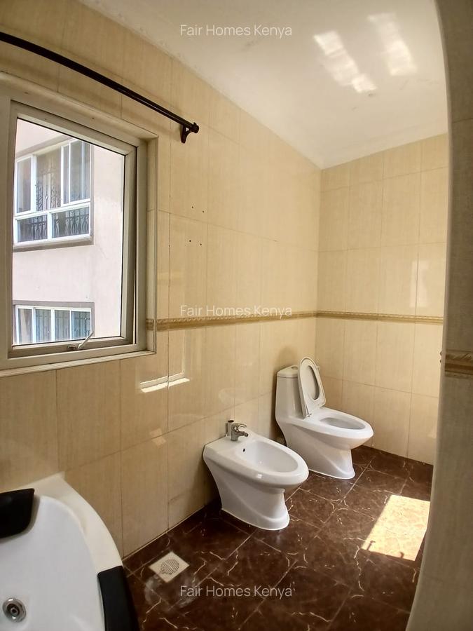 4 Bed Townhouse with En Suite at Riverside Drive - 17