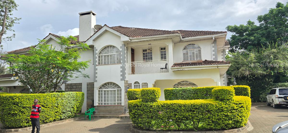 5 Bed Townhouse with En Suite at Off Convent Drive - 1