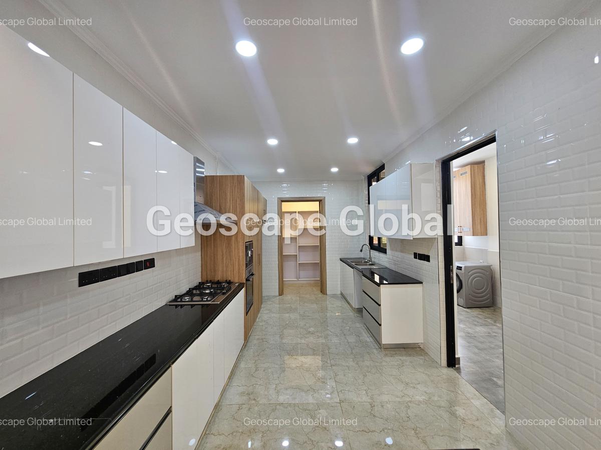 4 Bed Apartment with En Suite in Spring Valley - 13