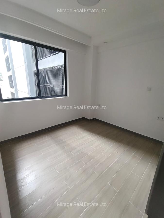 1 Bed Apartment with Gym in Riverside - 3
