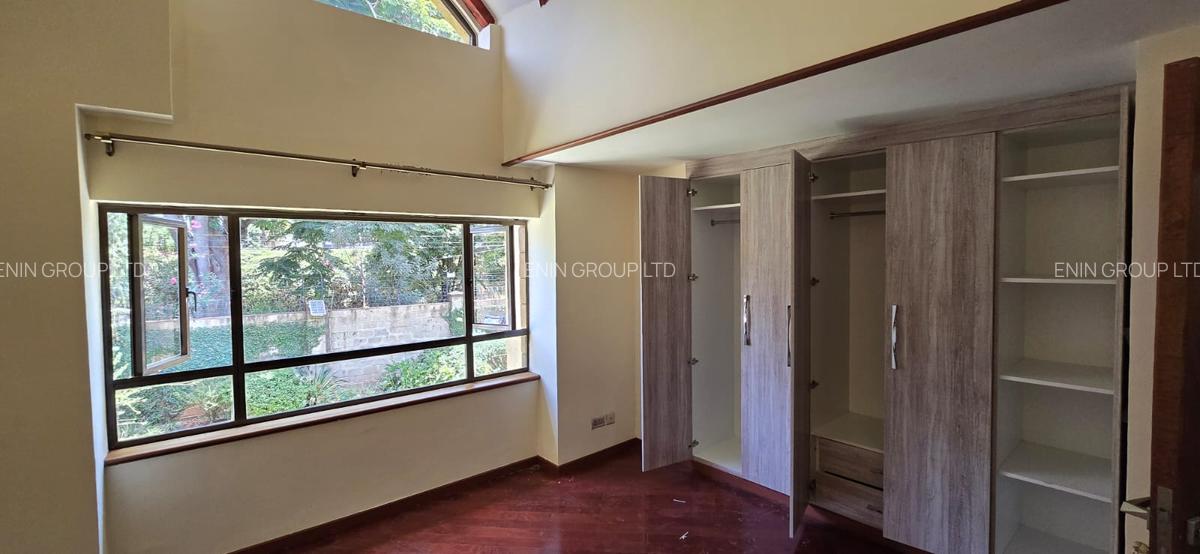 5 Bed Townhouse with En Suite at Convent Drive - 8