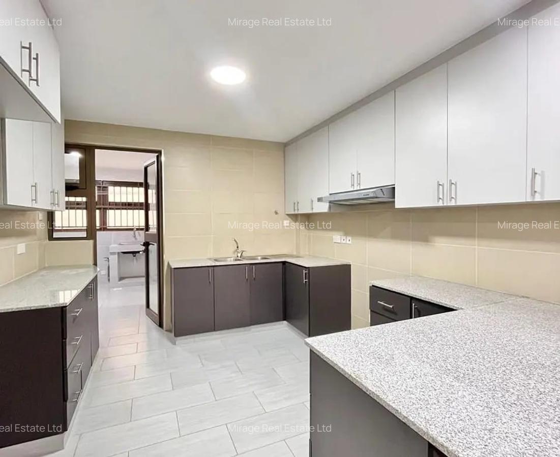 3 Bed Apartment with En Suite in Lavington - 18