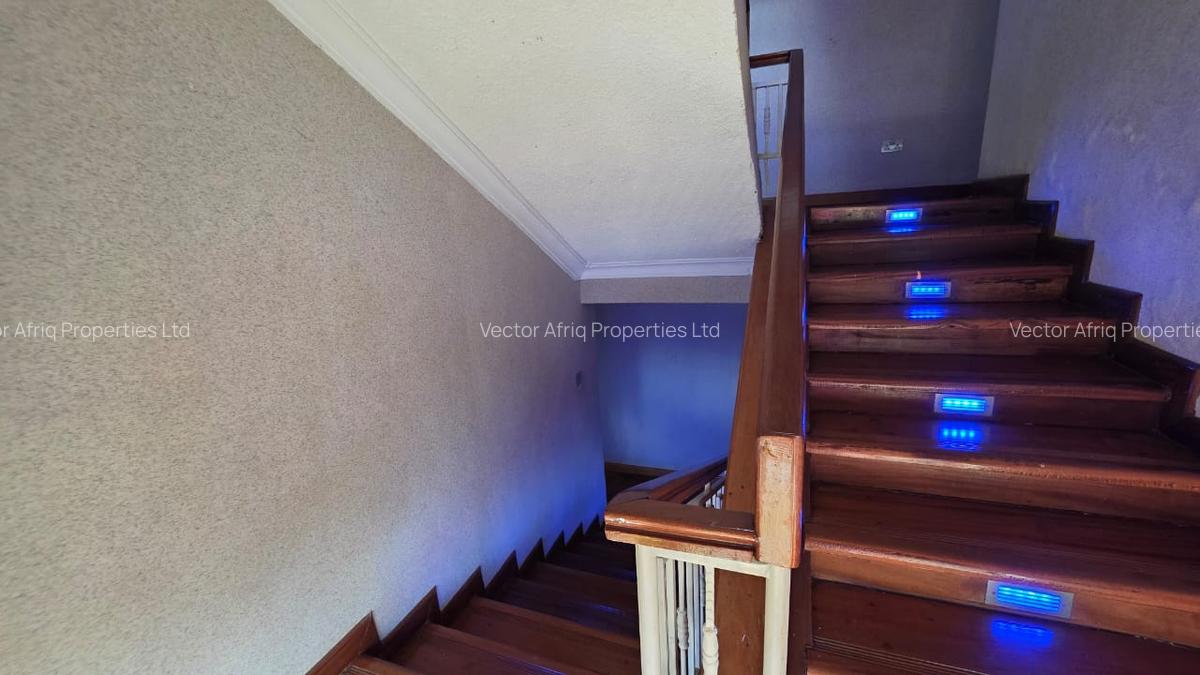 5 Bed Townhouse with En Suite in Kitengela - 18