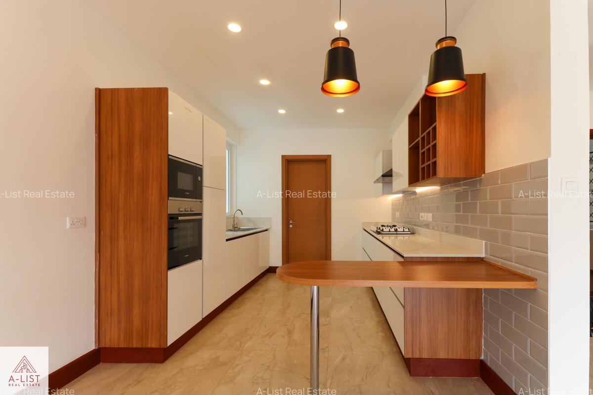 3 Bed Apartment with En Suite at City Park Drive - 14