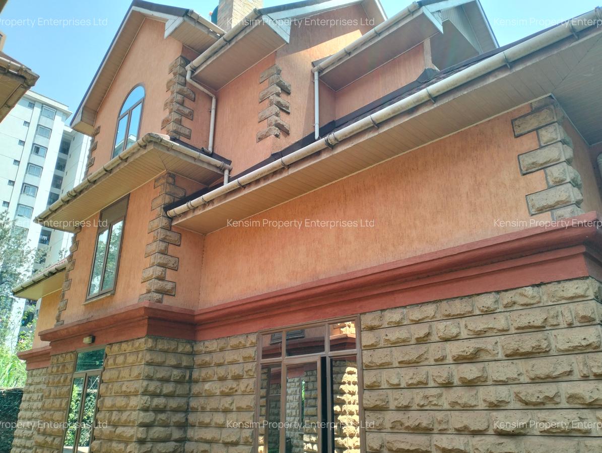 5 Bed Townhouse with En Suite in Lavington - 2