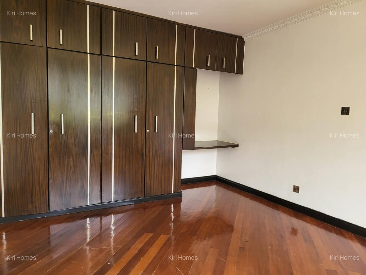 5 Bed Townhouse with En Suite in Runda - 17