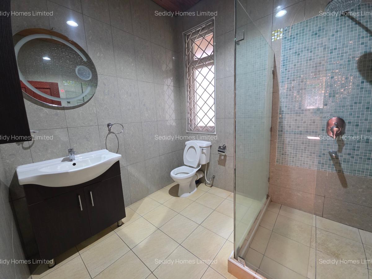 5 Bed Townhouse with Staff Quarters in Rosslyn - 9