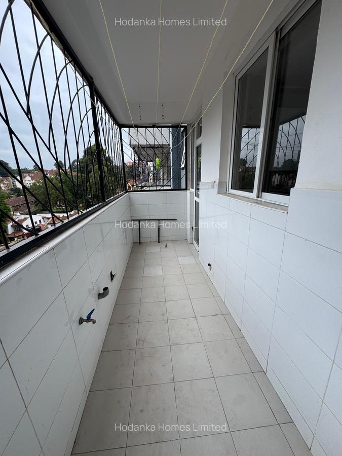 3 Bed Apartment with En Suite in Lavington - 5