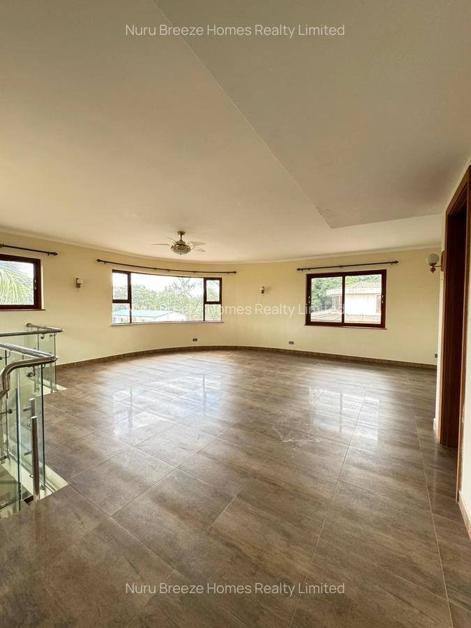 5 Bed Townhouse with En Suite in Lavington - 1