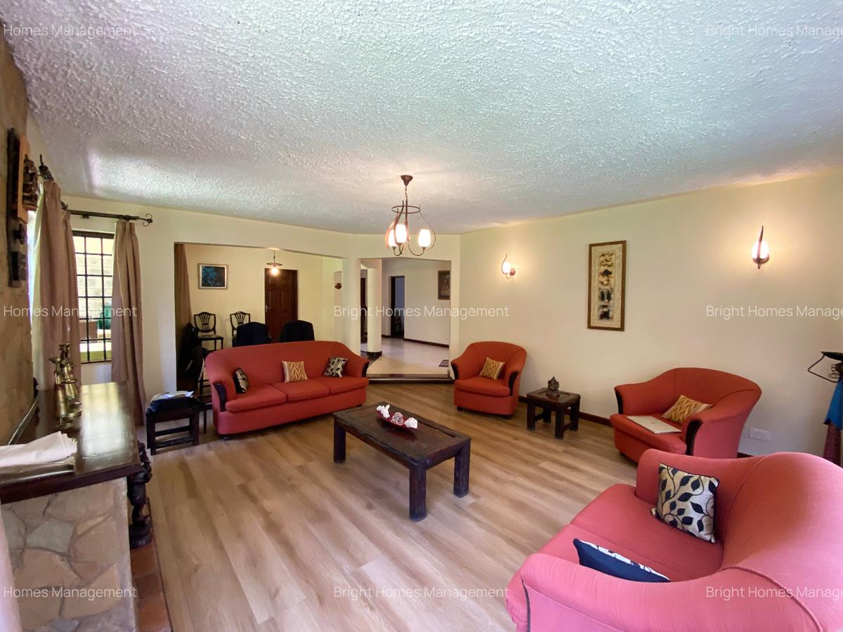 5 Bed Townhouse with En Suite in Spring Valley - 4