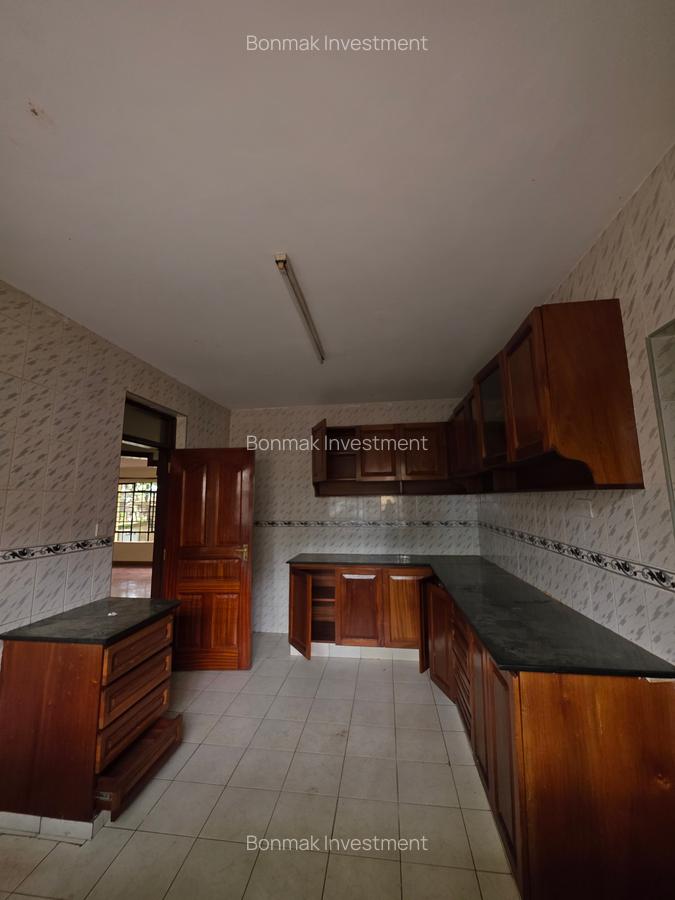 4 Bed Townhouse with En Suite at Lavington Green - 12