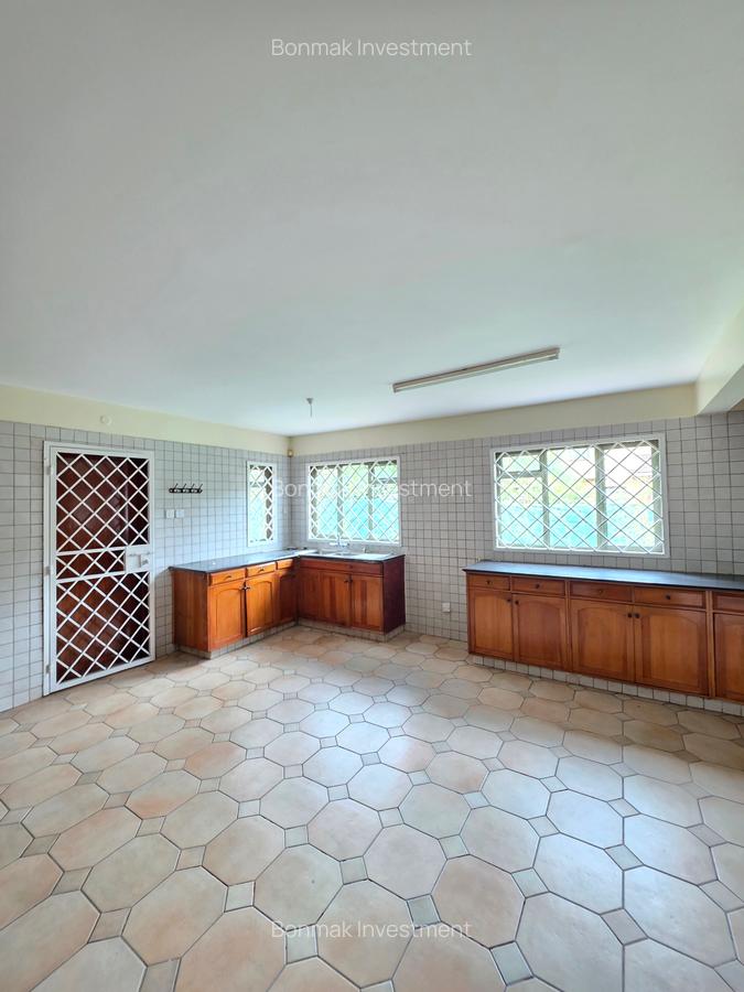 4 Bed Townhouse with En Suite at Lavington Green - 8