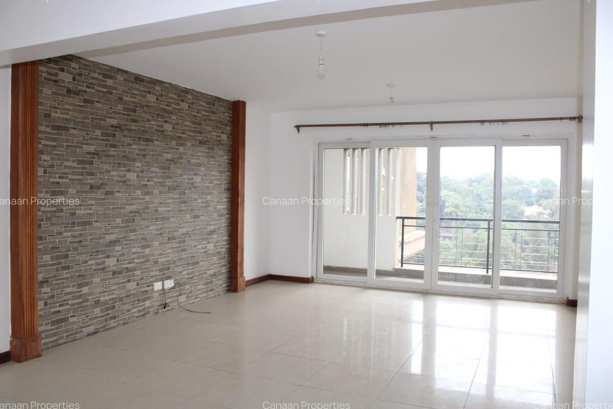 4 Bed Apartment with En Suite in Parklands - 11