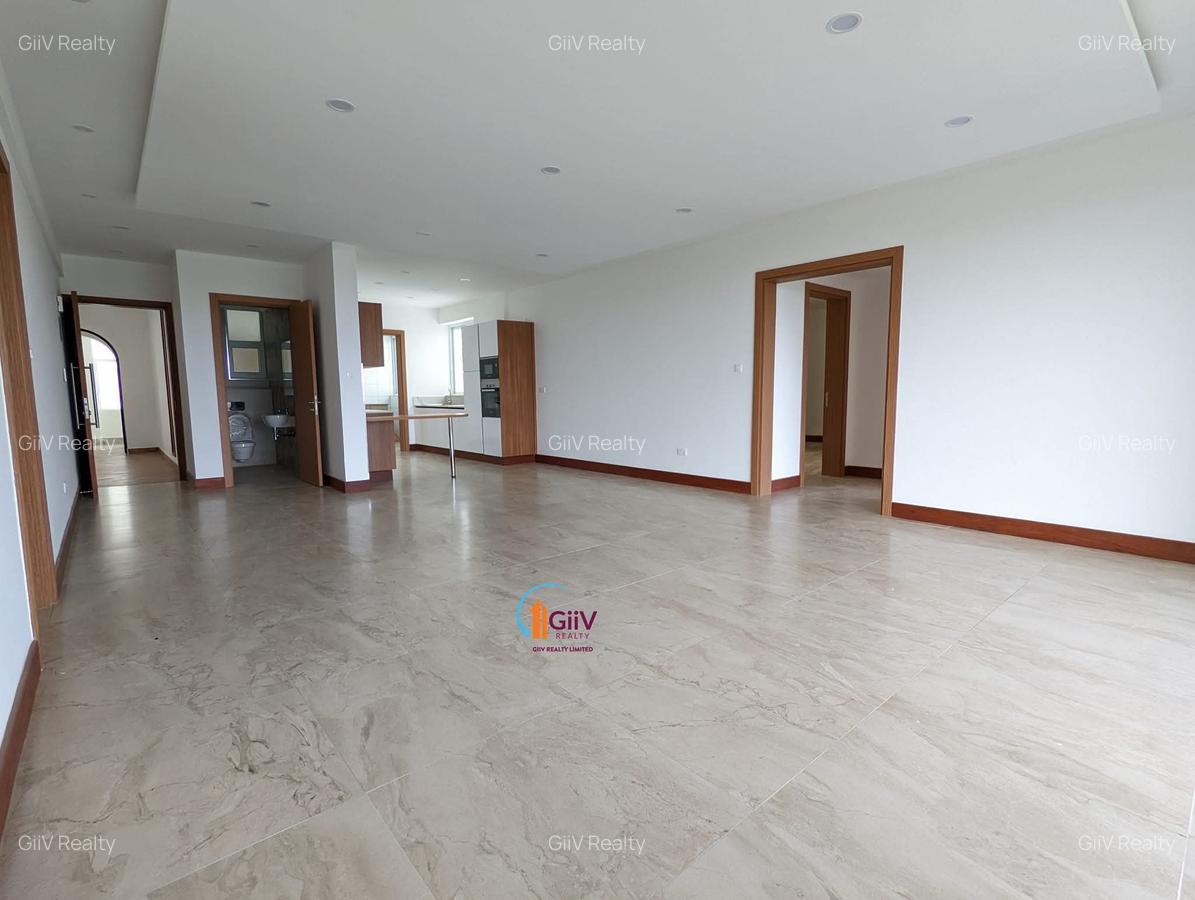 3 Bed Apartment with En Suite in Parklands - 5