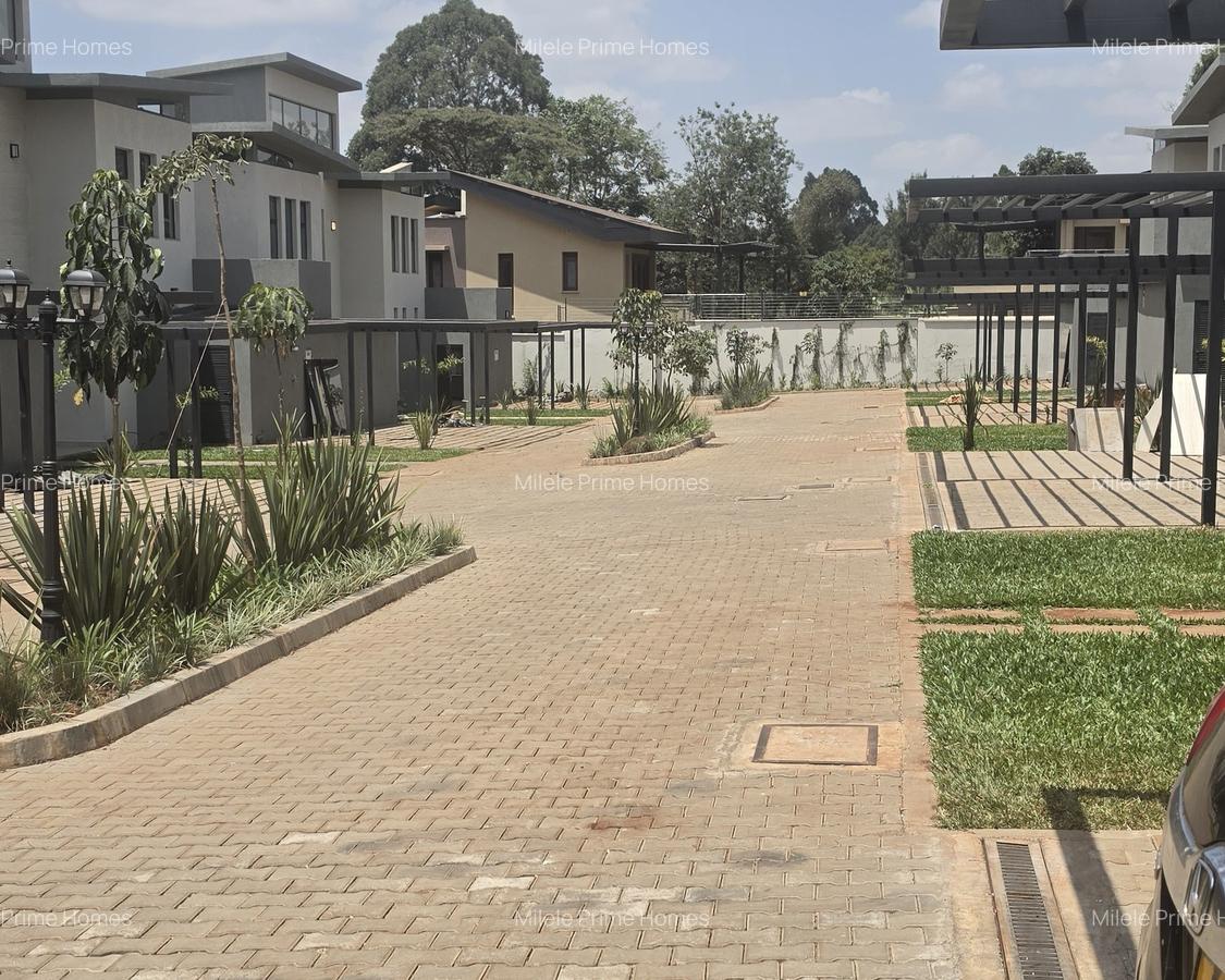 4 Bed Villa with En Suite at Tala Road - 9