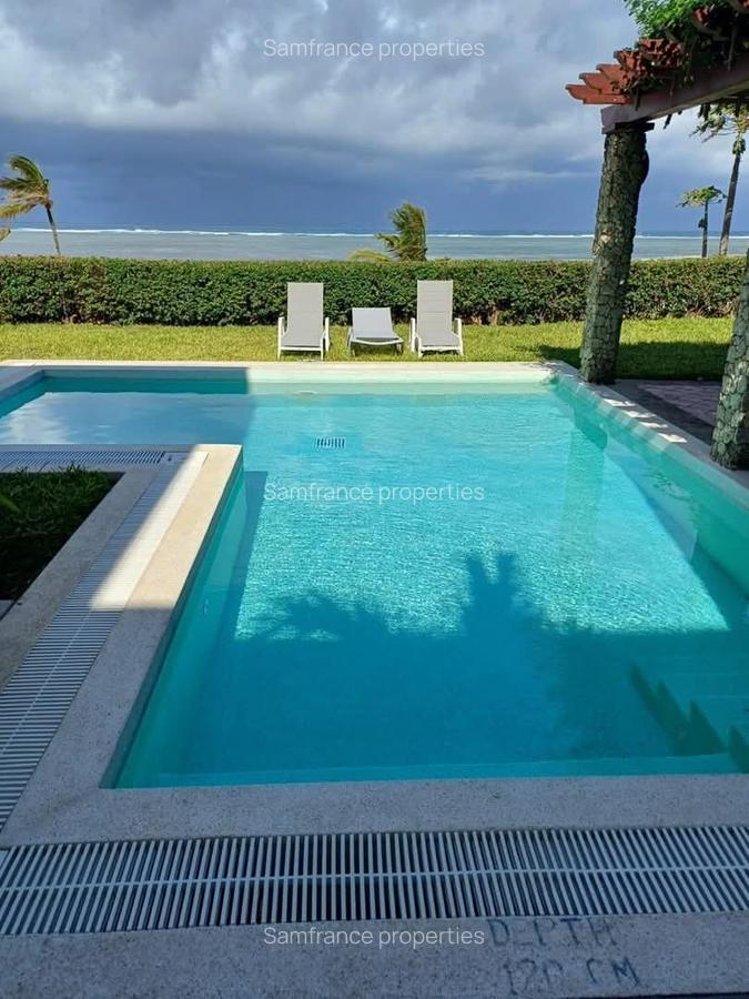4 Bed Villa with En Suite at Sultan Palace - 6