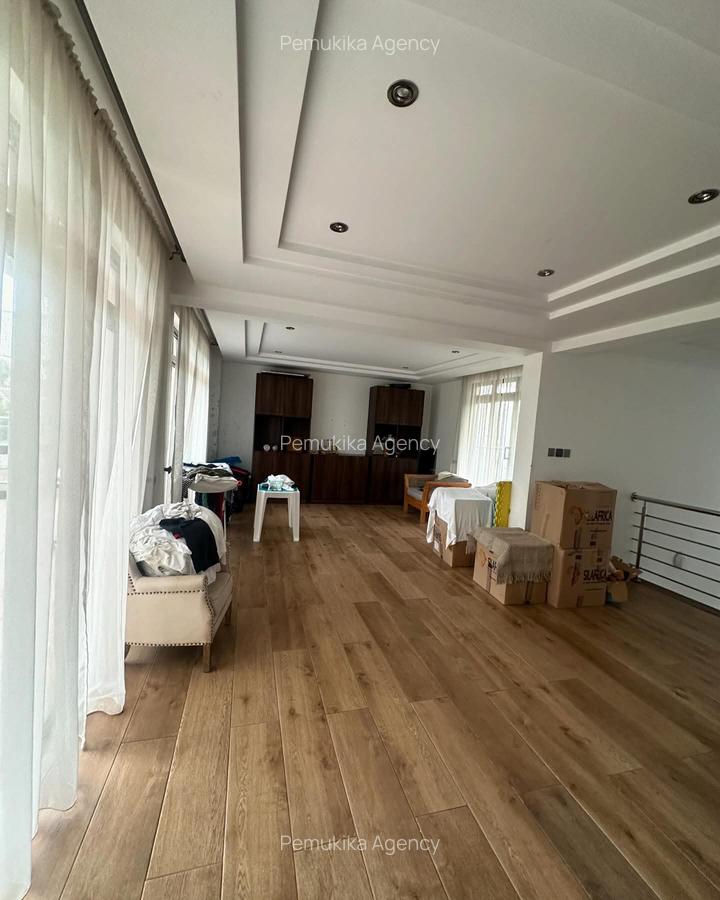 5 Bed Townhouse with En Suite in Lavington - 9
