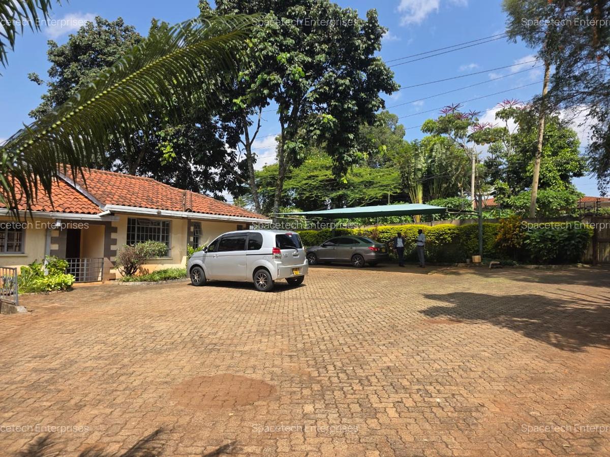5 Bed House with En Suite in Kyuna - 1