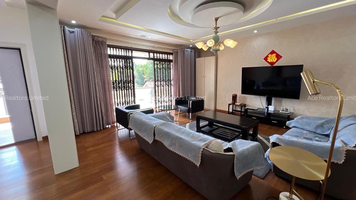 5 Bed Villa with En Suite at Near Braeburn School - 11