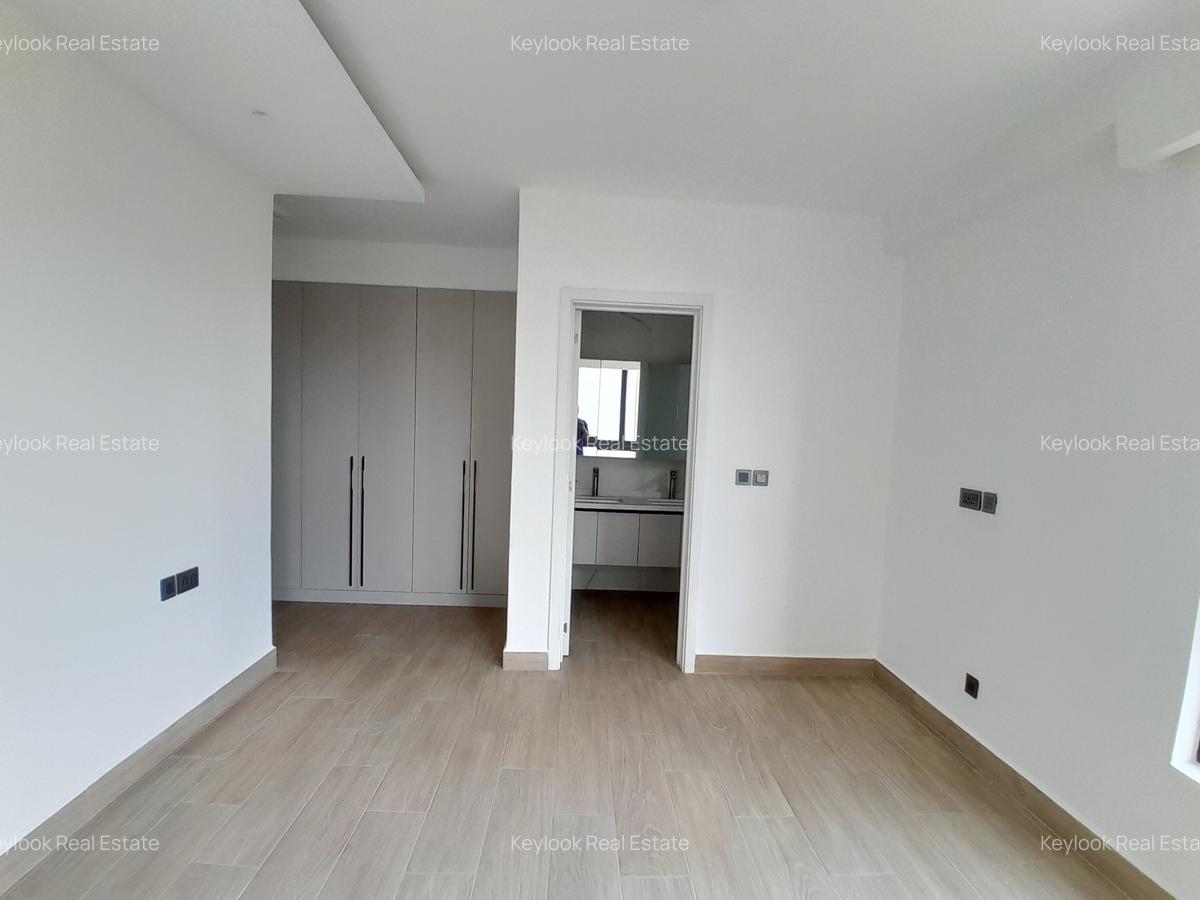 3 Bed Apartment with En Suite at Riverside - 10